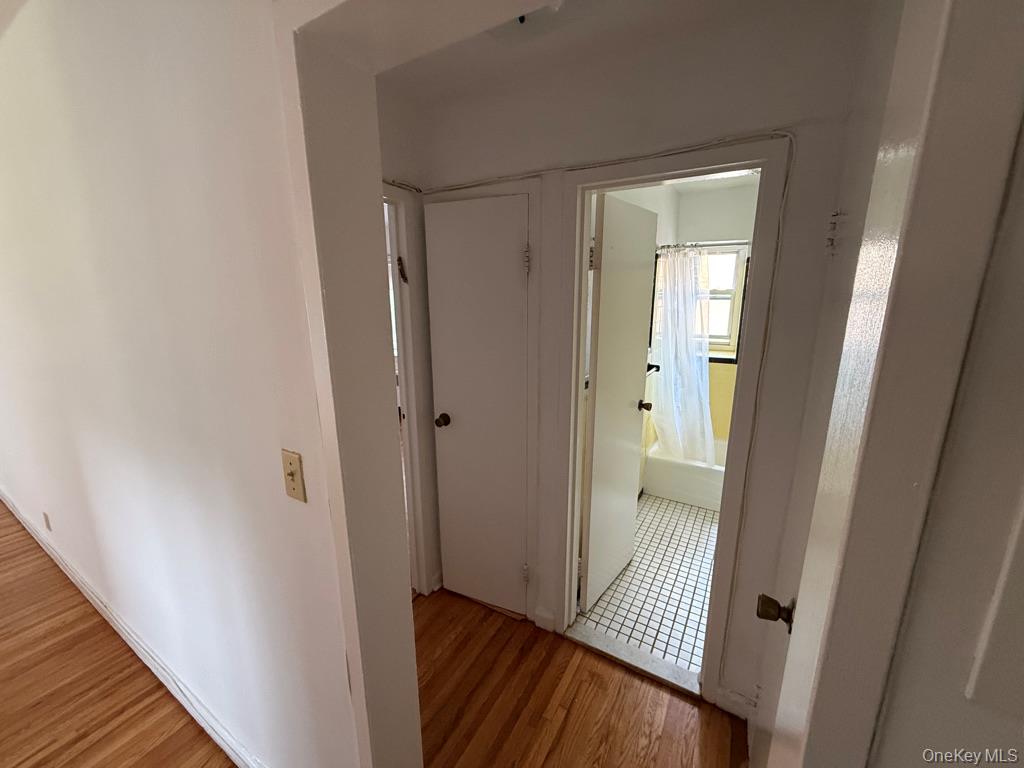 221 Middle Neck Road, Unit C1 Great Neck, NY 11021 - Photo 14 of 18
