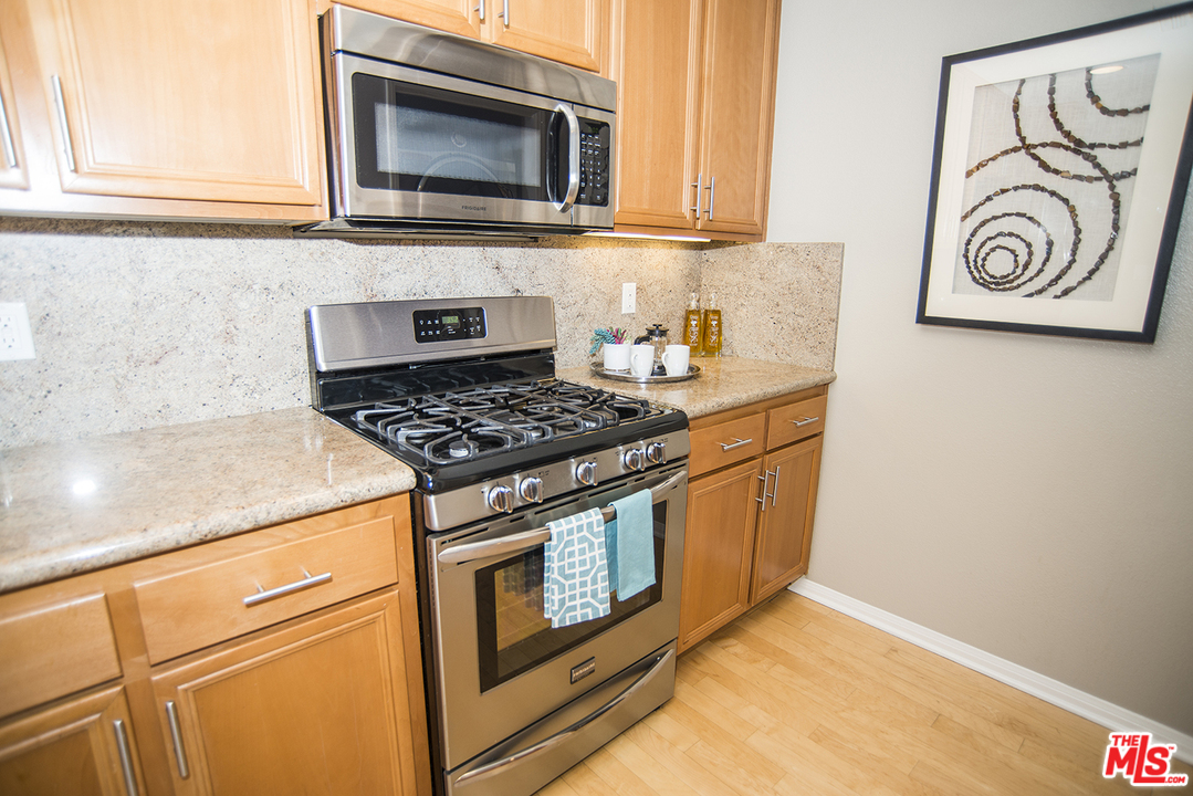 12963 West Runway Road, Unit 421 Playa Vista, CA 90094 - Photo 11 of 38