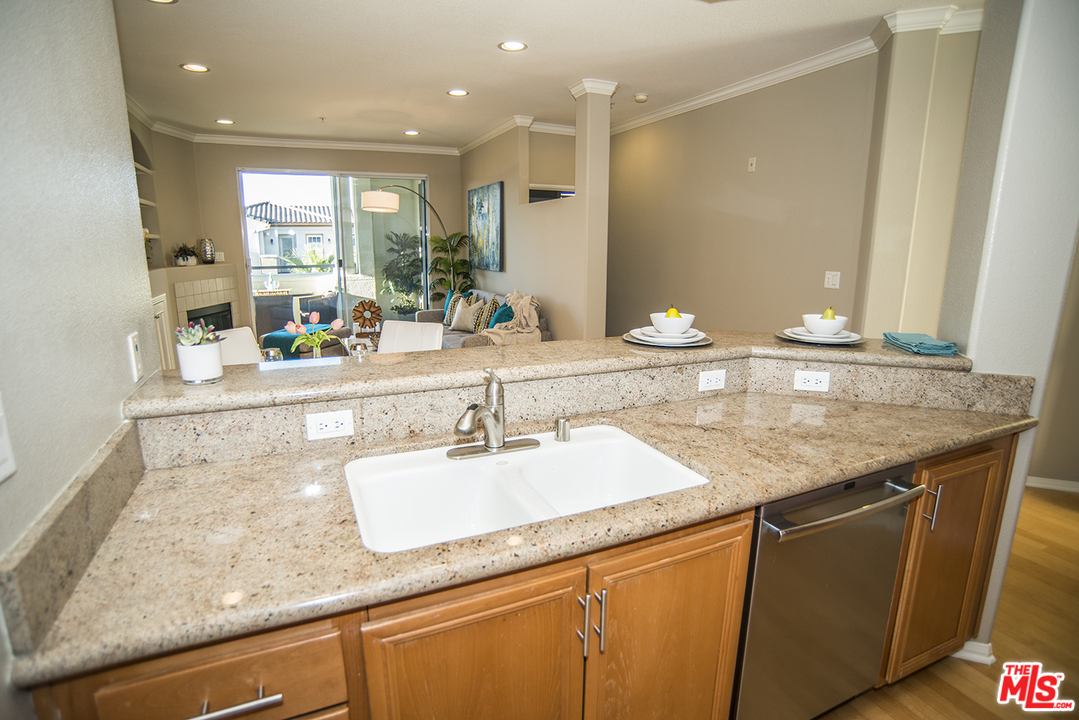 12963 West Runway Road, Unit 421 Playa Vista, CA 90094 - Photo 12 of 38