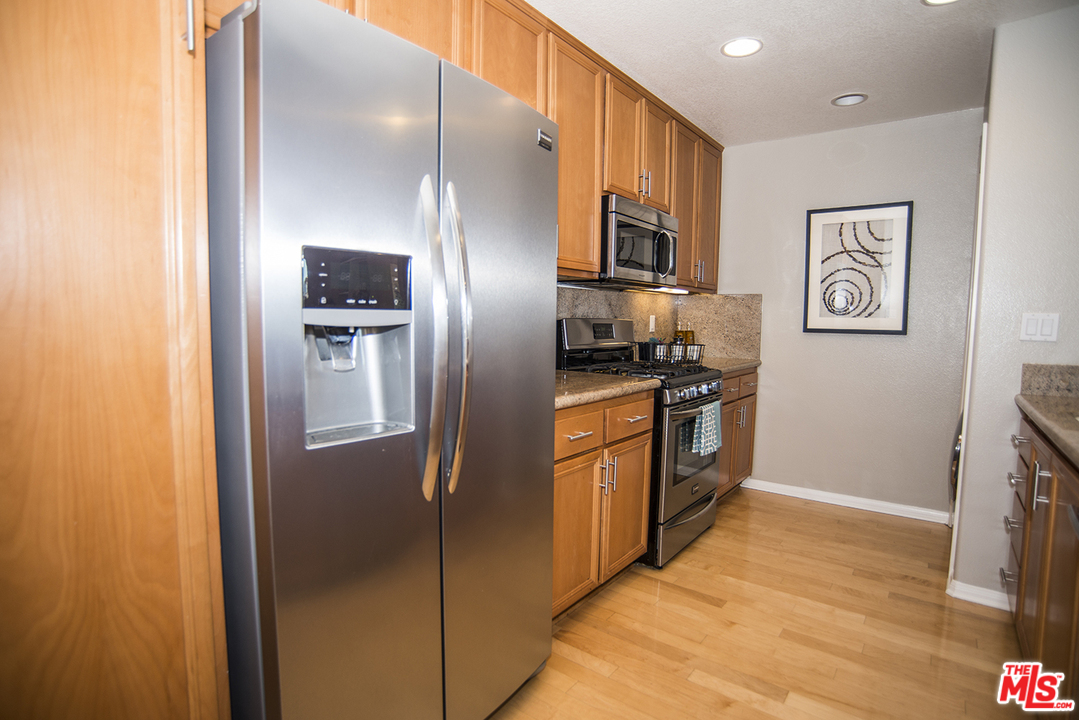 12963 West Runway Road, Unit 421 Playa Vista, CA 90094 - Photo 13 of 38