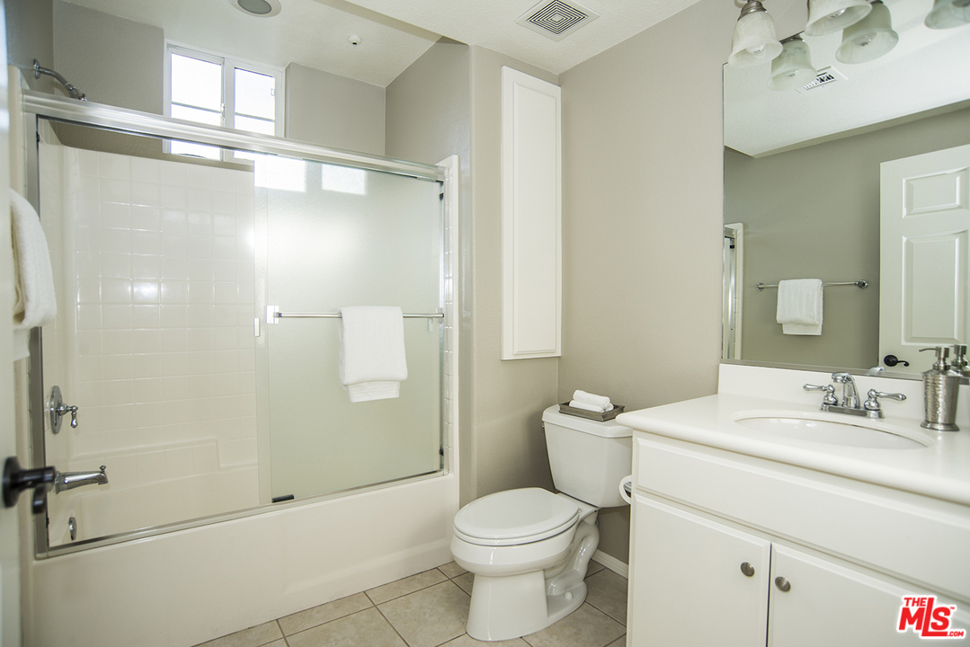 12963 West Runway Road, Unit 421 Playa Vista, CA 90094 - Photo 17 of 38