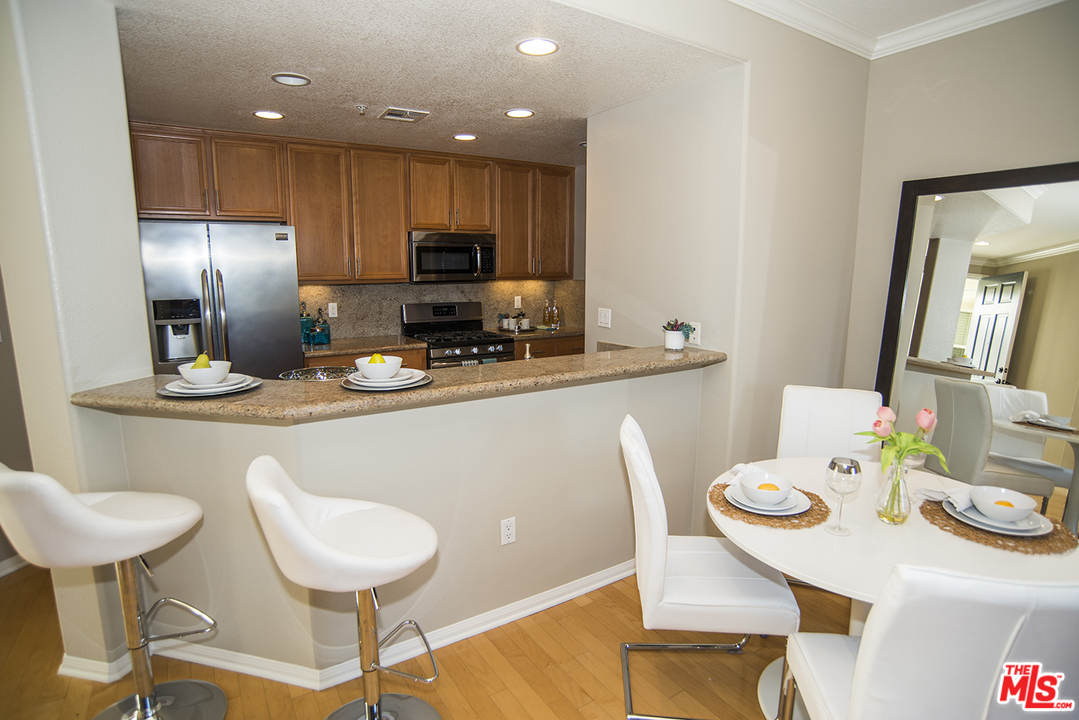 12963 West Runway Road, Unit 421 Playa Vista, CA 90094 - Photo 8 of 38