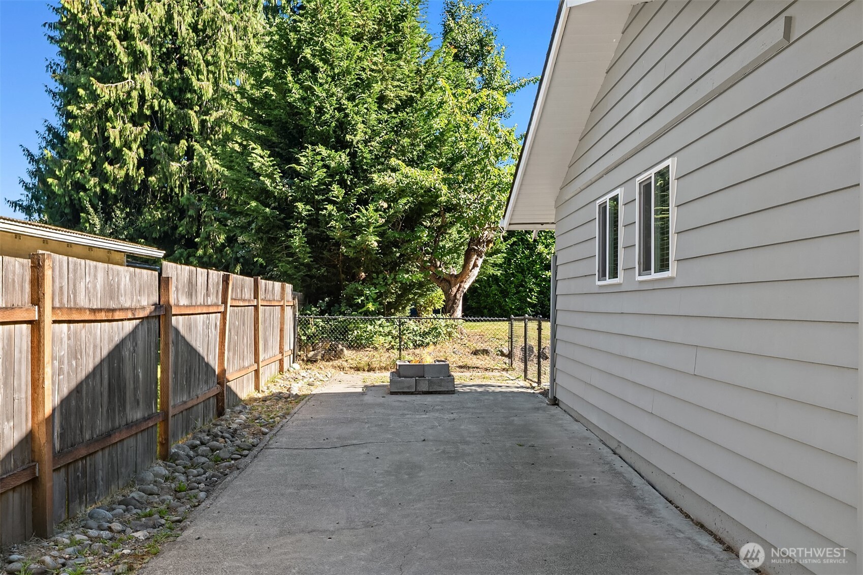 4910 Northeast 7th Street Renton, WA 98059 - Photo 22 of 26