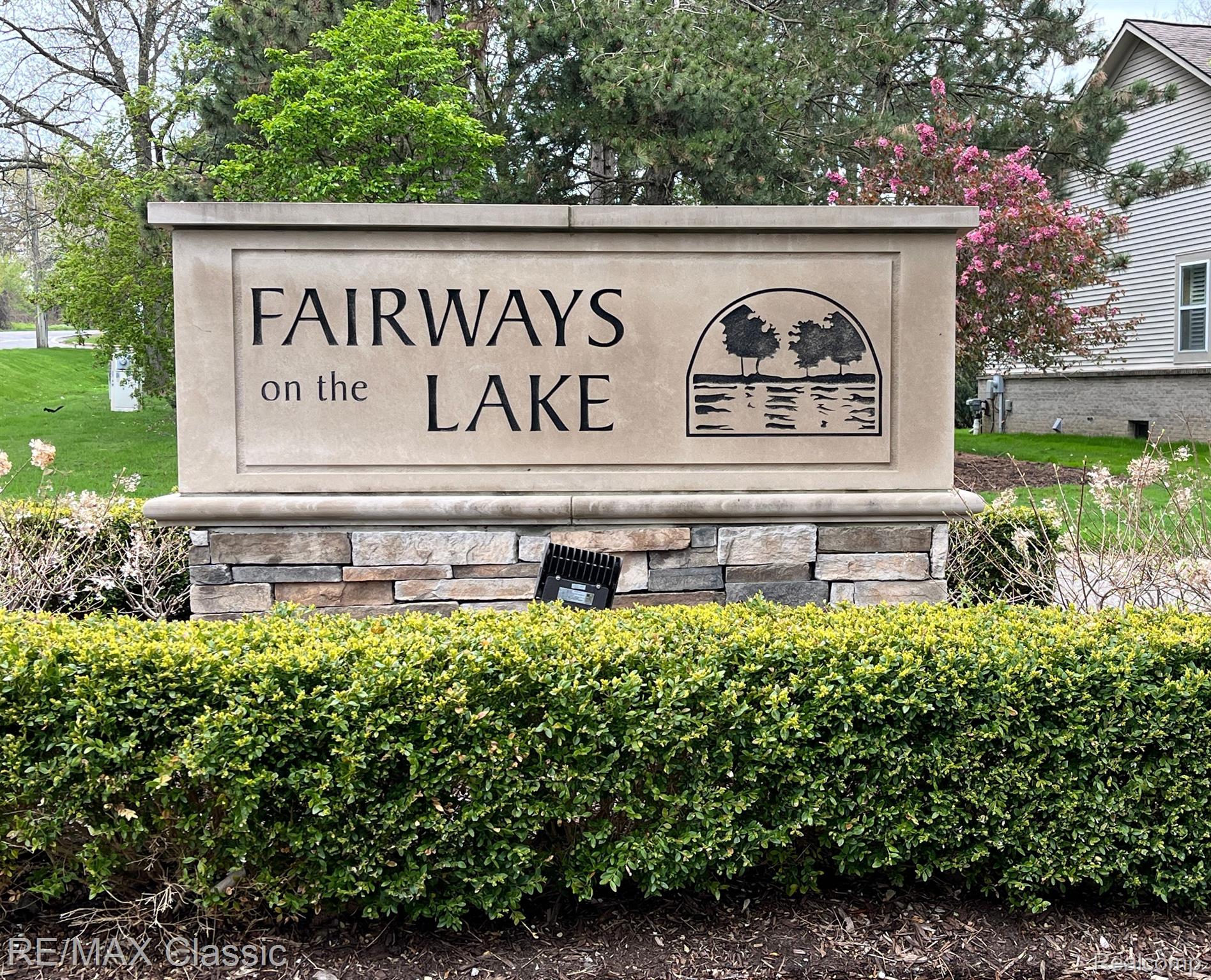 5249 Simpson Lake Road, Unit 70 West Bloomfield, MI 48323 - Photo 31 of 31 Welcome to Fairways on the Lake