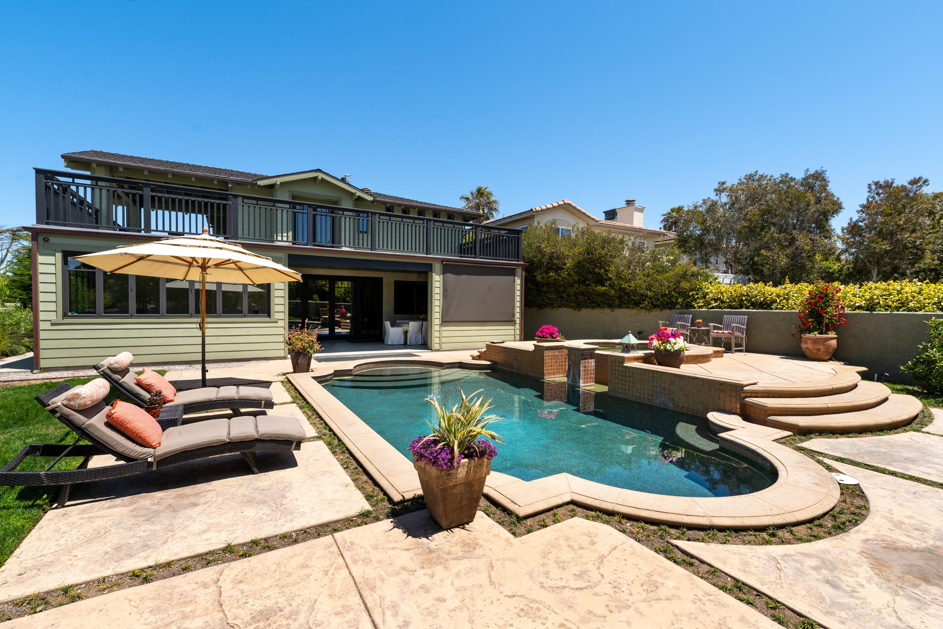 1520 Mandalay Beach Road Oxnard, CA 93035 - Photo 16 of 43 a view of a swimming pool with a patio