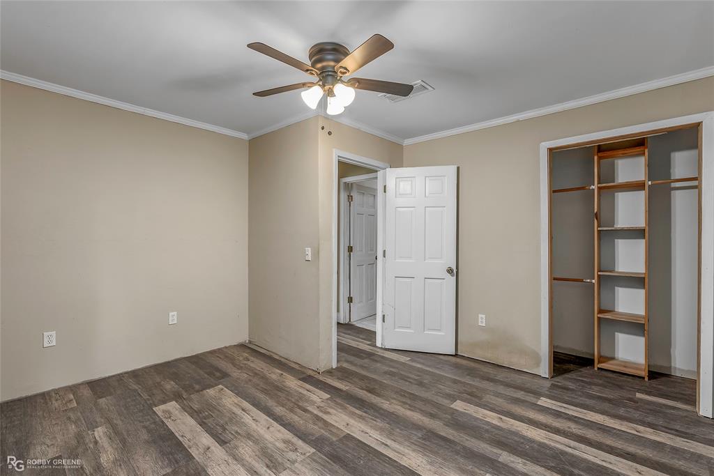 411 Camp Bistno Road Doyline, LA 71023 - Photo 19 of 32 a view of a livingroom with a workspace