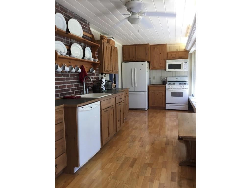 79 Beach Hill Road New Castle, NH 03854 - Photo 9 of 12 Gallery Image 9