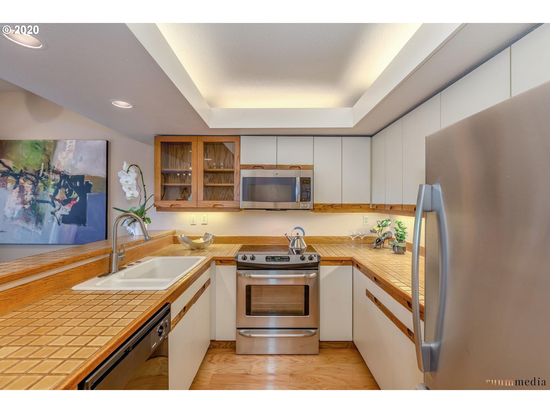 1320 Southwest Hall Street, Unit 101 Portland, OR 97201 - Photo 8 of 23 Gallery Image 8