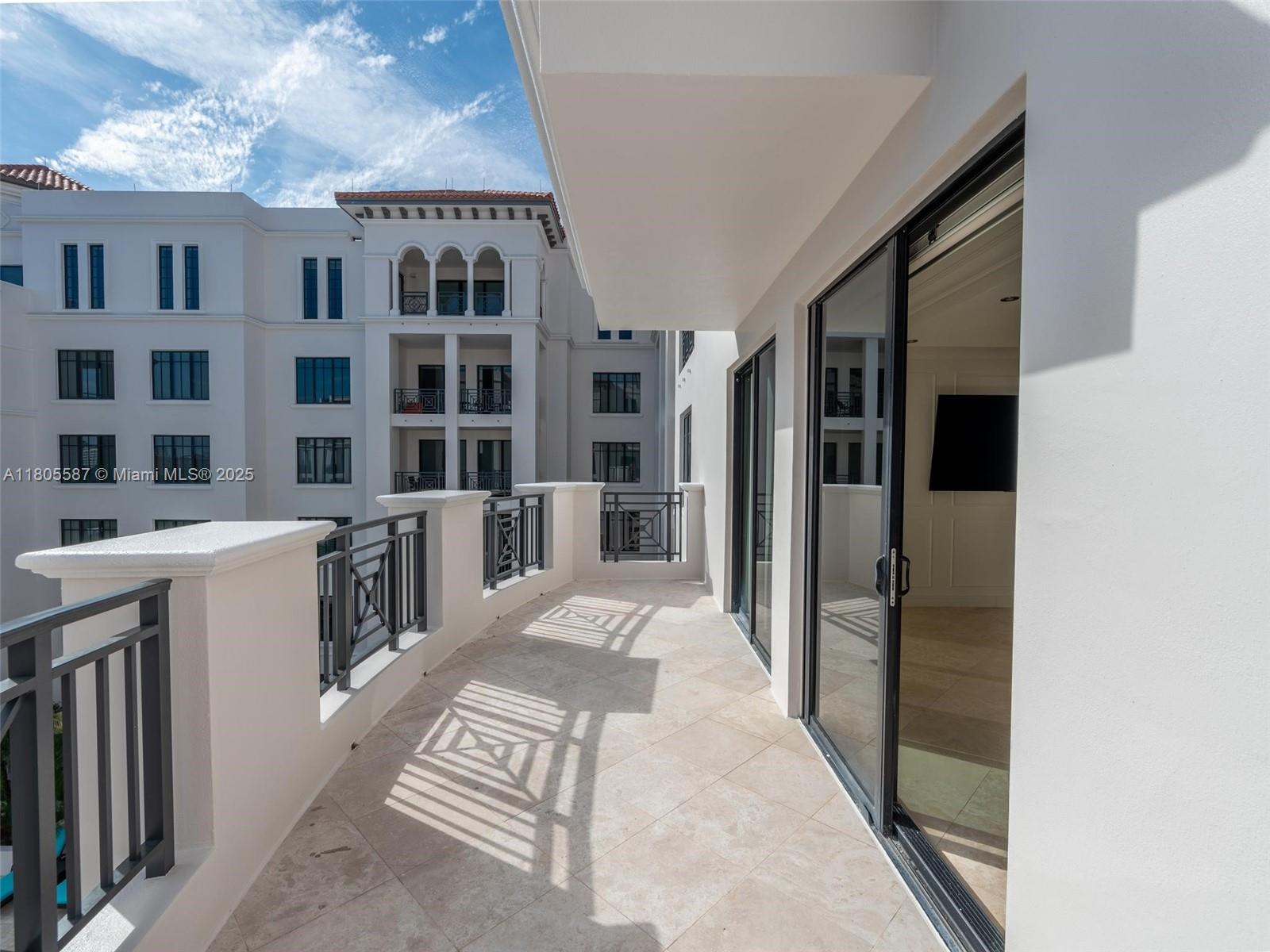 200 East Palmetto Park Road, Unit 700 Boca Raton, FL 33432 - Photo 30 of 36 a view of balcony with furniture
