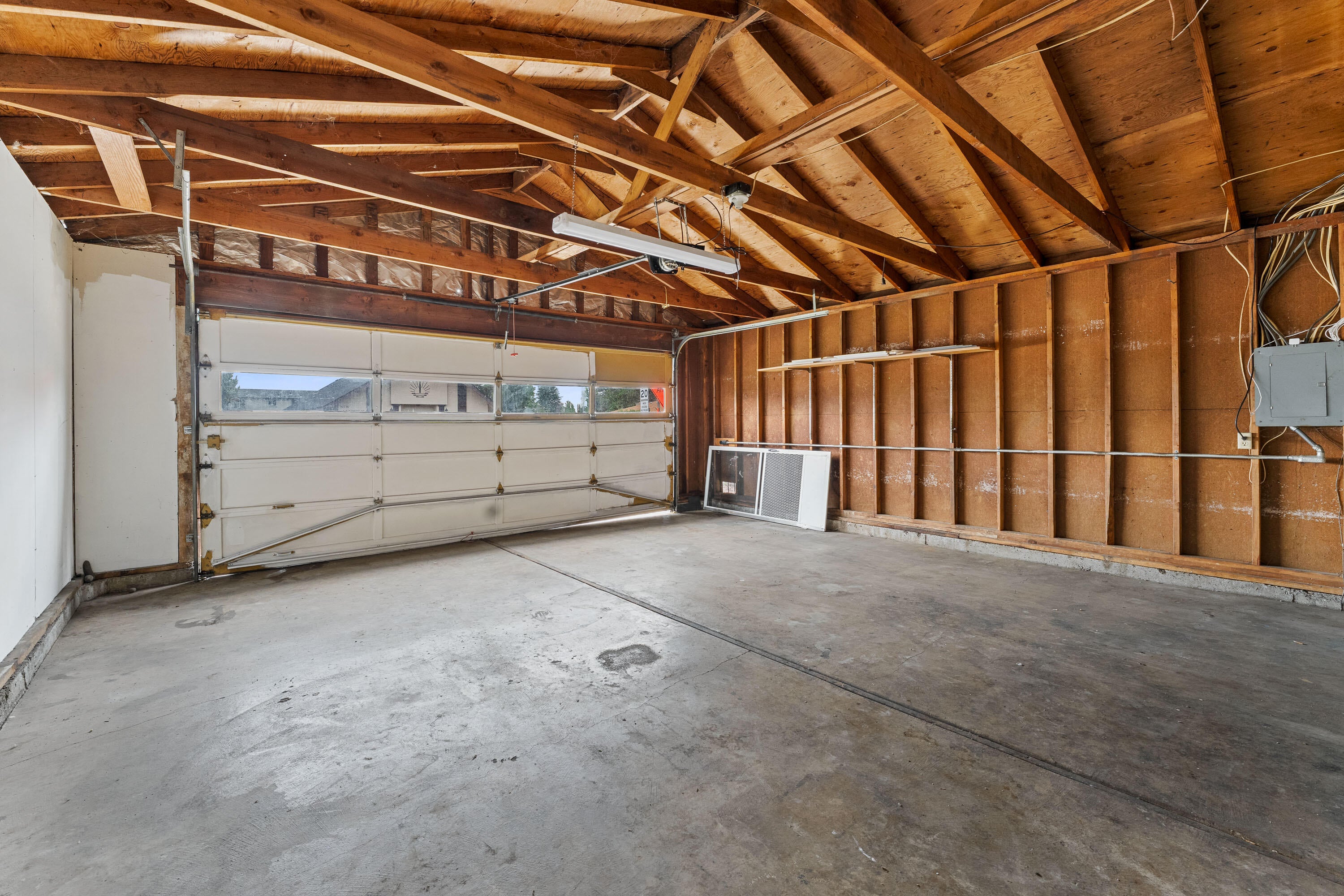 2098 Delta Waters Road Medford, OR 97504 - Photo 19 of 23 INT (4 of 14) (2)