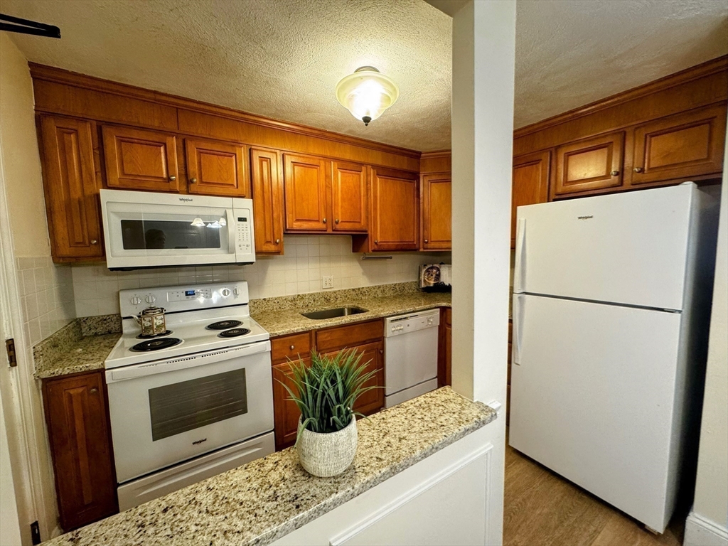 15 Davis Road, Unit B11 Acton, MA 01720 - Photo 5 of 20