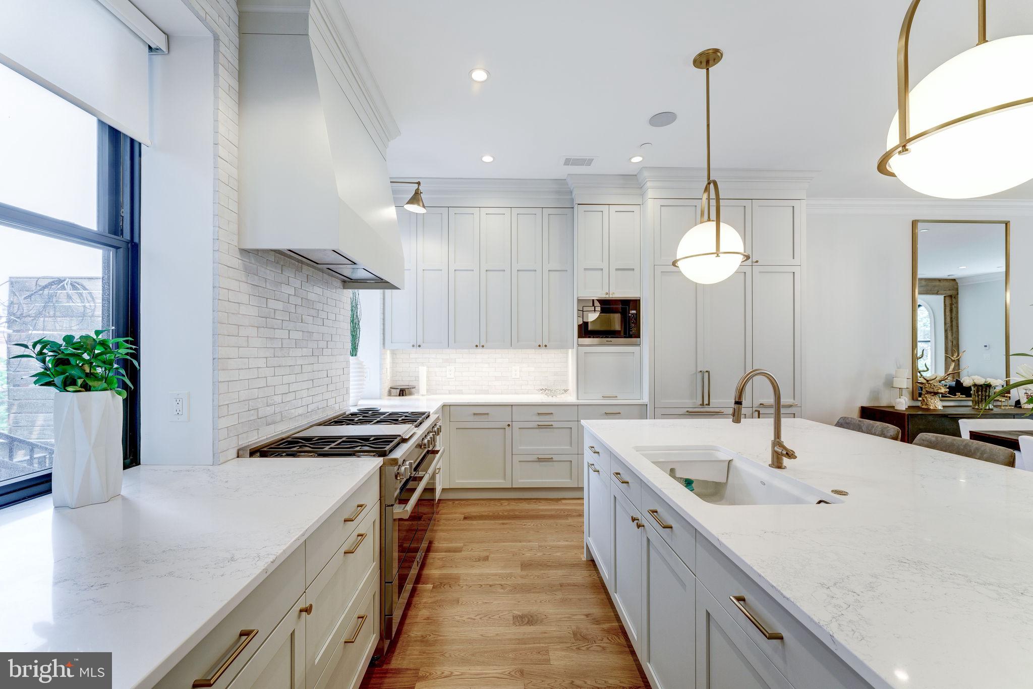 1327 R Street Northwest, Unit 2 Washington, DC 20009 - Photo 12 of 44