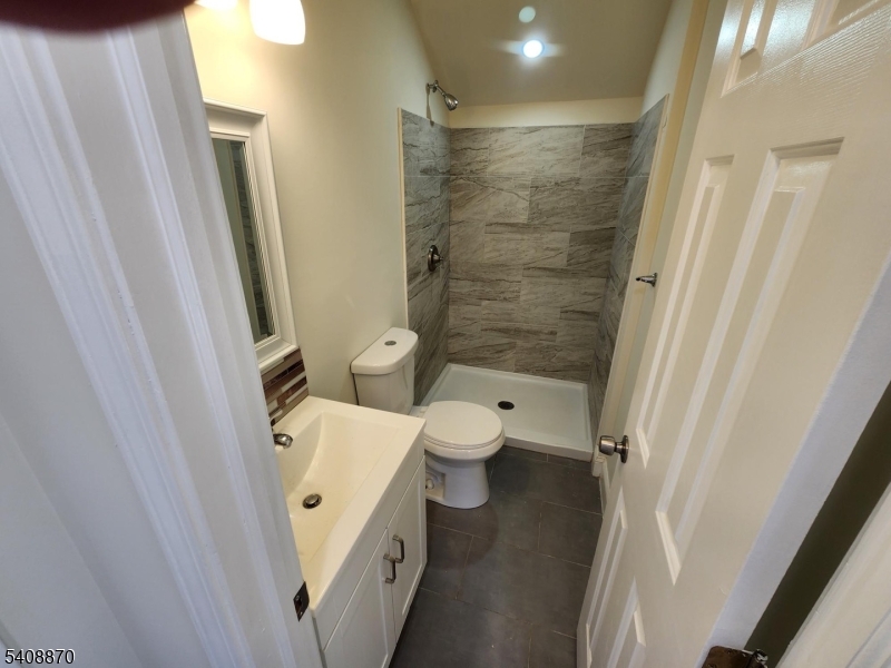7 Lindsley Road Little Falls, NJ 07424 - Photo 15 of 18