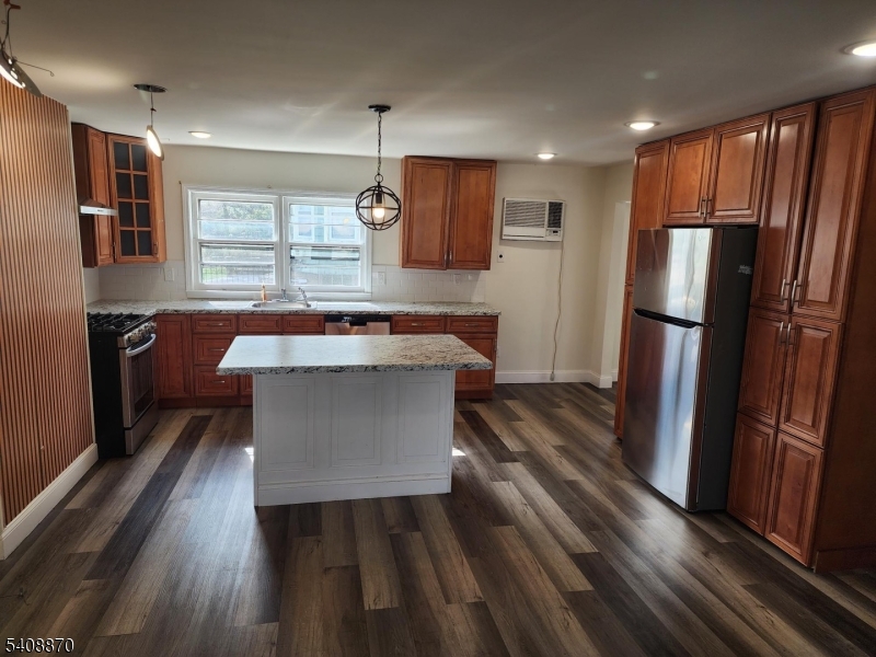 7 Lindsley Road Little Falls, NJ 07424 - Photo 3 of 18