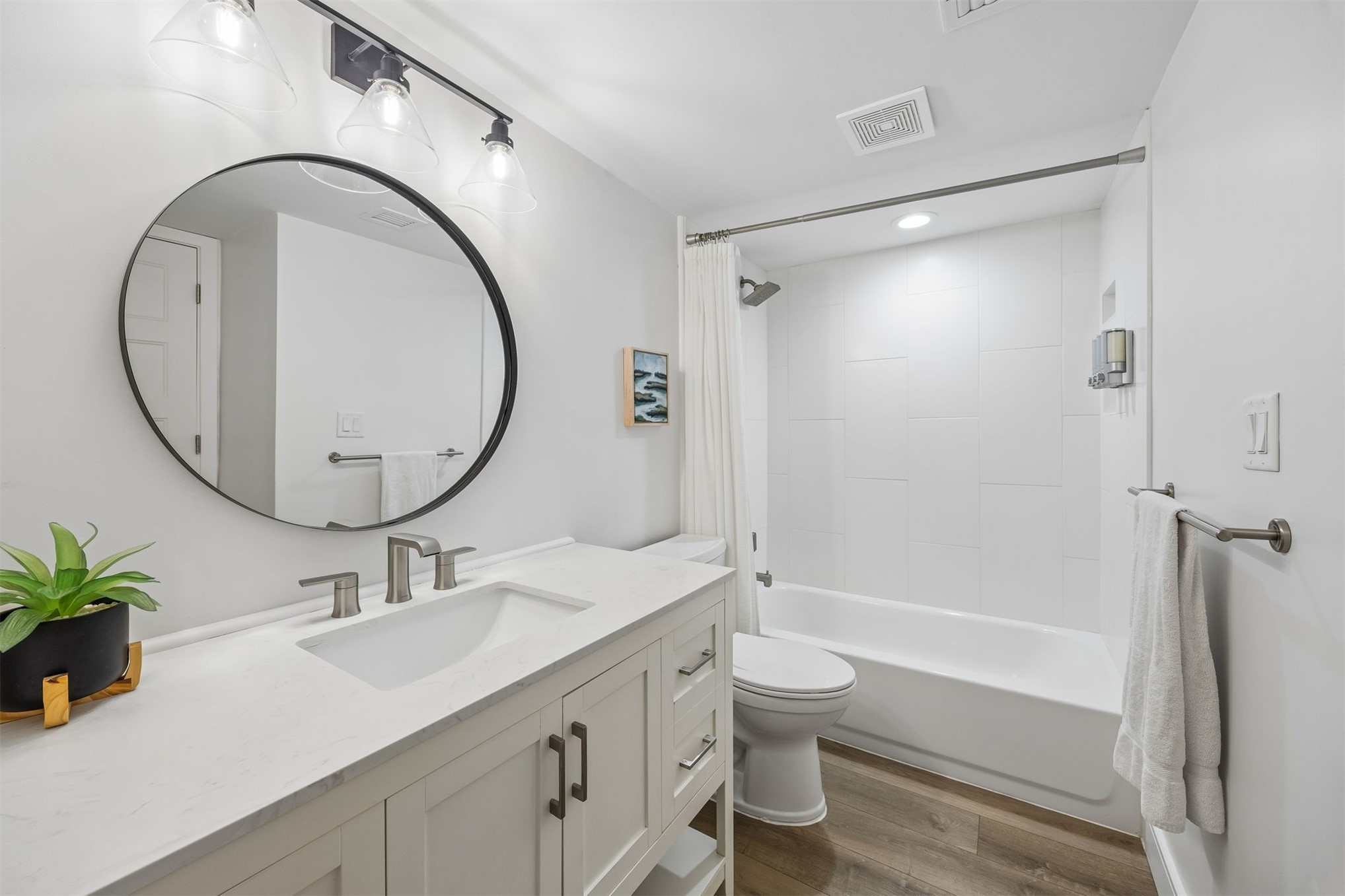 2113 Beachwood Road Fernandina Beach, FL 32034 - Photo 24 of 48 Guest Bath