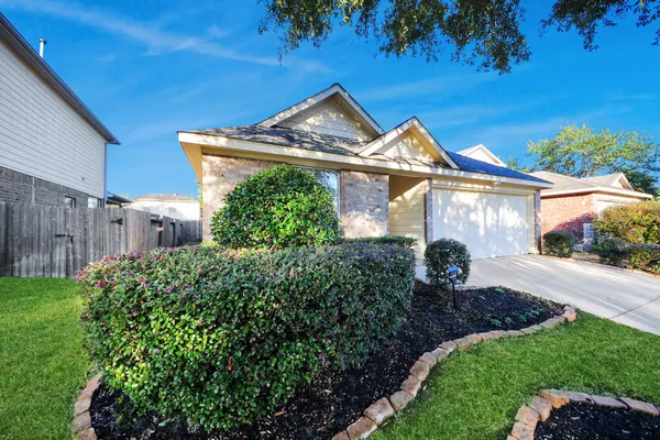 $2,075 | 6314 Applewood Forest Drive, Katy, TX 77494
