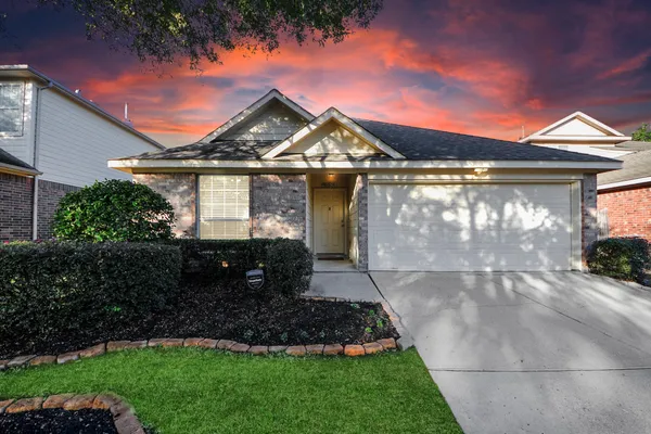 $2,075 | 6314 Applewood Forest Drive, Katy, TX 77494