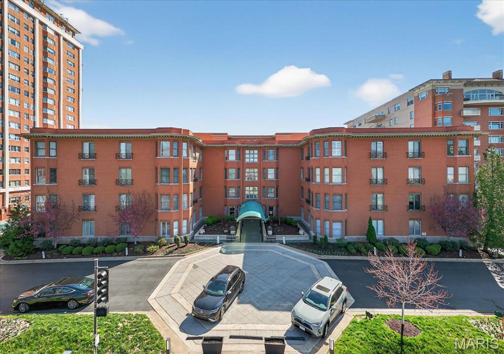750 South Hanley Road, Unit 54 St. Louis, MO 63105 - Photo 1 of 57 Gallery Image 1