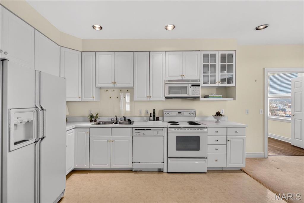 750 South Hanley Road, Unit 54 St. Louis, MO 63105 - Photo 11 of 57 Gallery Image 11