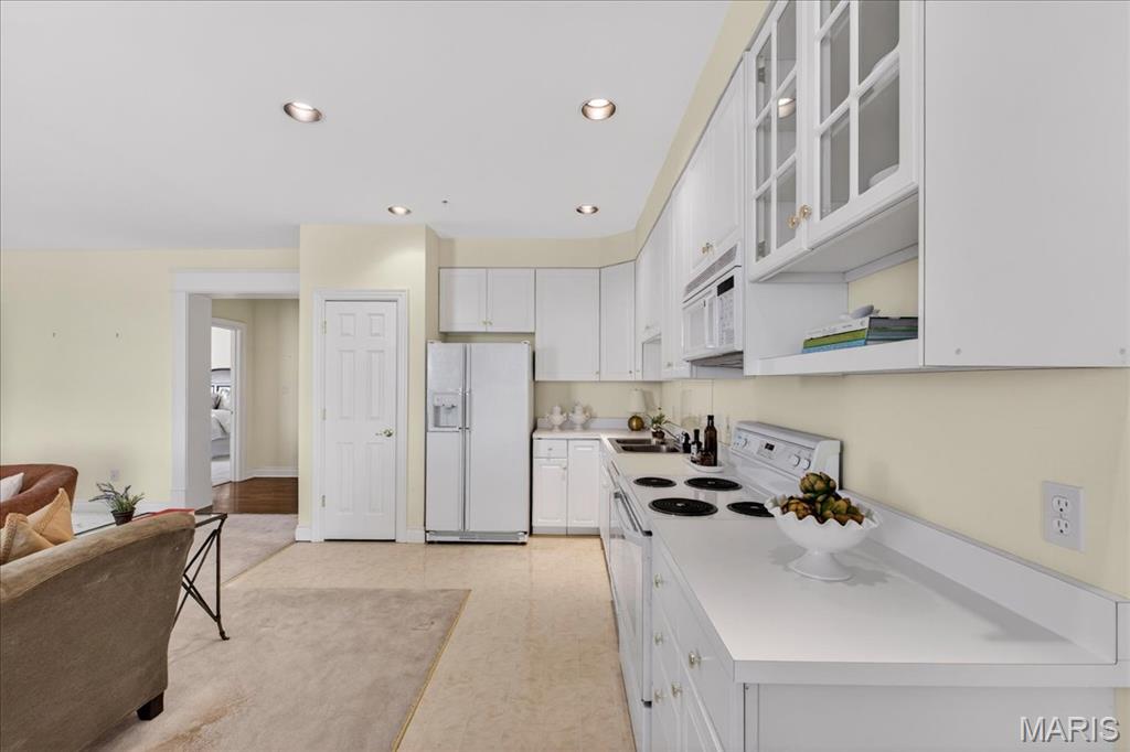 750 South Hanley Road, Unit 54 St. Louis, MO 63105 - Photo 12 of 57 Gallery Image 12
