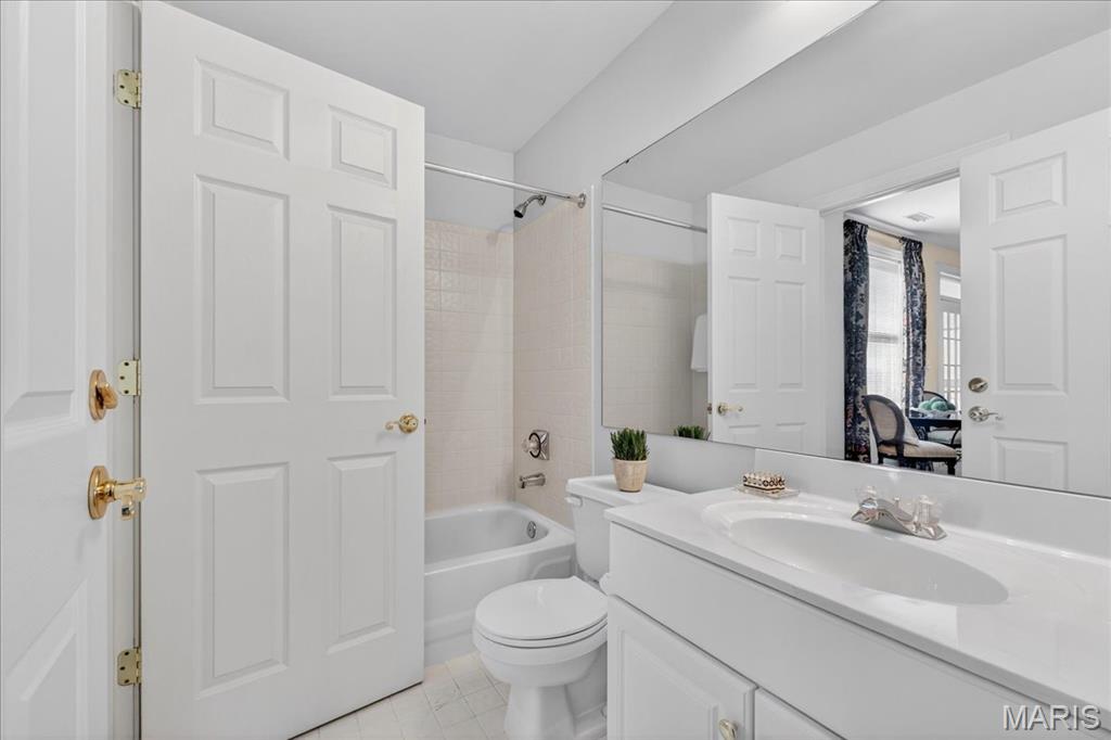 750 South Hanley Road, Unit 54 St. Louis, MO 63105 - Photo 27 of 57 Gallery Image 27