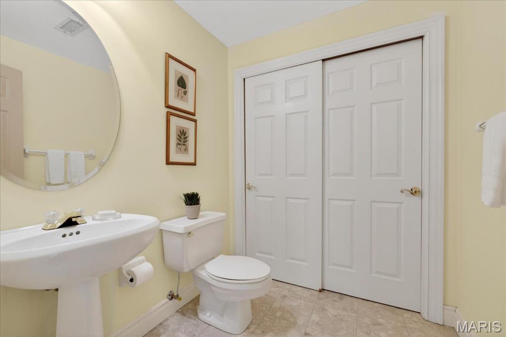 750 South Hanley Road, Unit 54 St. Louis, MO 63105 - Photo 32 of 57 Gallery Image 32
