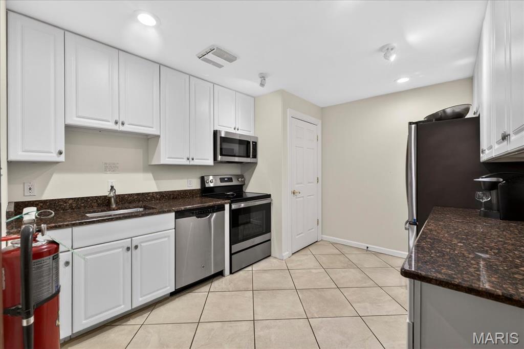 750 South Hanley Road, Unit 54 St. Louis, MO 63105 - Photo 39 of 57 Gallery Image 39
