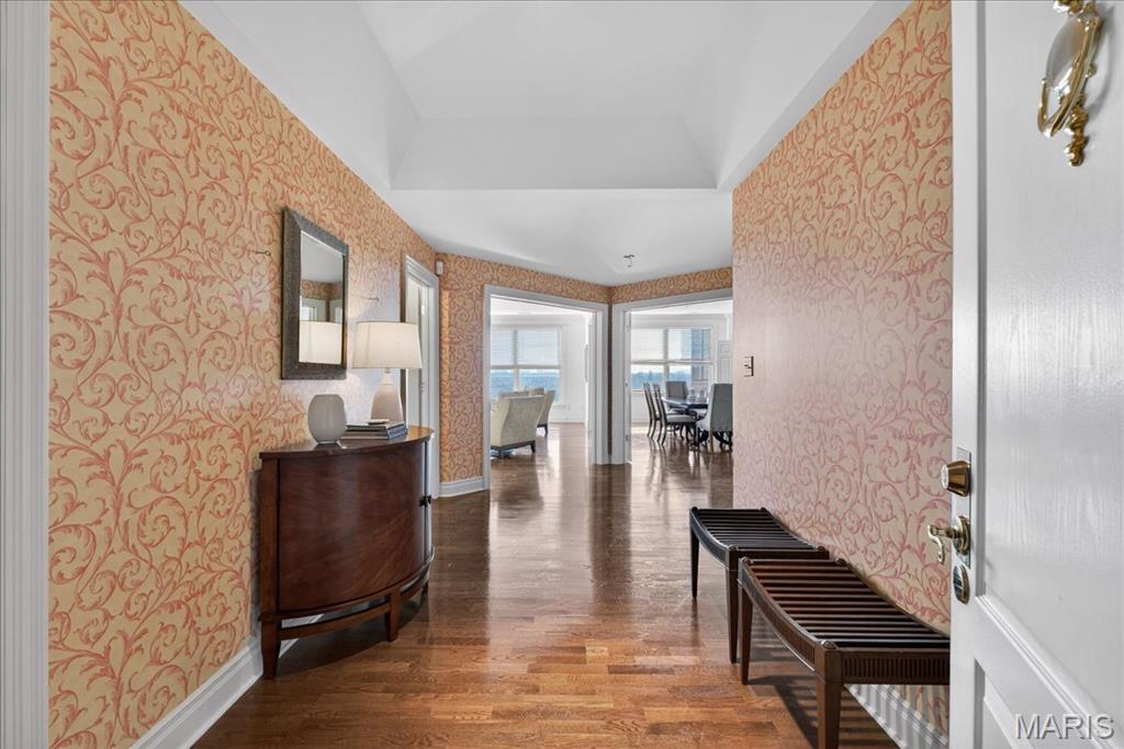 750 South Hanley Road, Unit 54 St. Louis, MO 63105 - Photo 4 of 57 Gallery Image 4