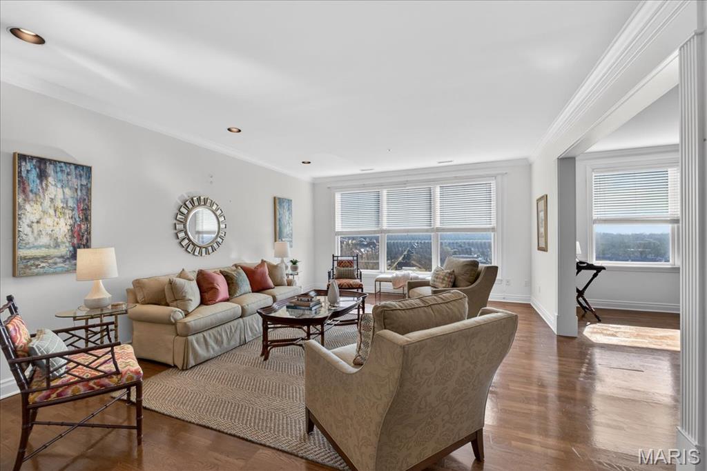 750 South Hanley Road, Unit 54 St. Louis, MO 63105 - Photo 5 of 57 Gallery Image 5