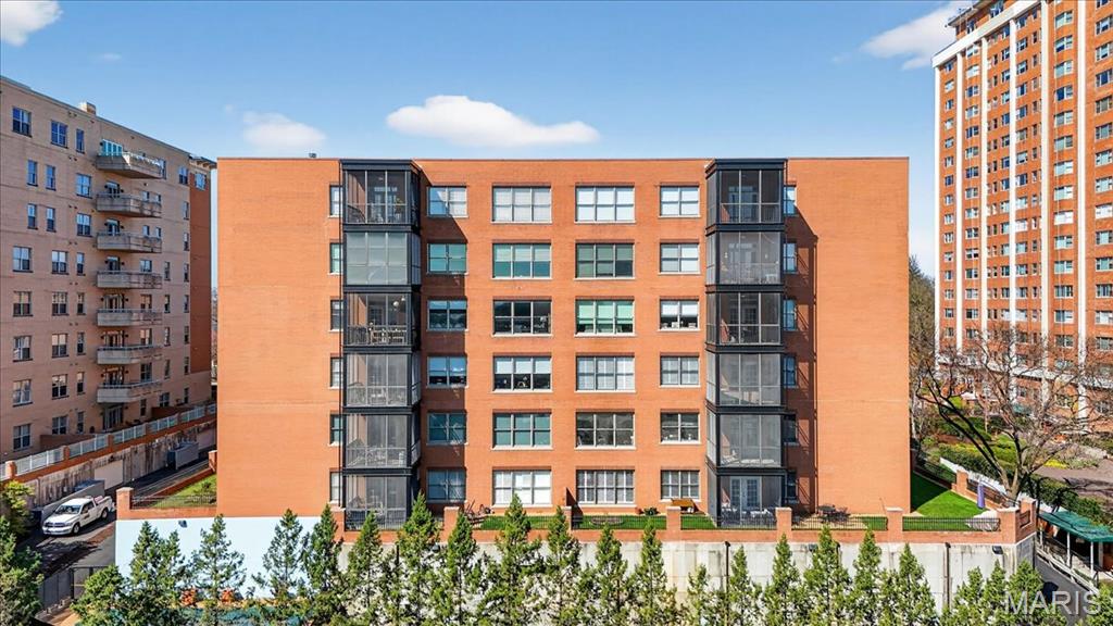 750 South Hanley Road, Unit 54 St. Louis, MO 63105 - Photo 51 of 57 Gallery Image 51
