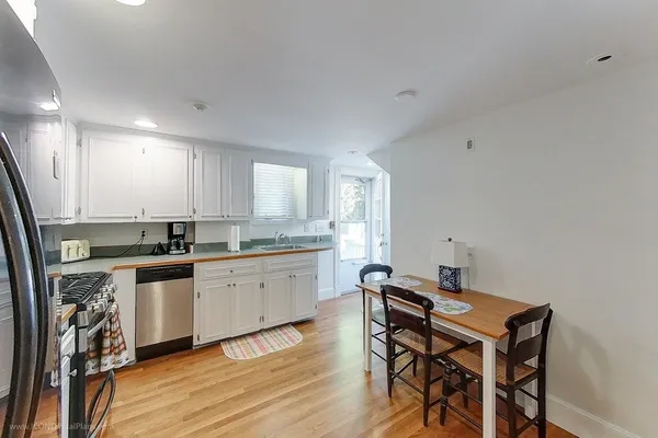 $14,000 | 34 Catherine Street, Unit A, Newport, RI 02840