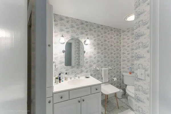 $14,000 | 34 Catherine Street, Unit A, Newport, RI 02840