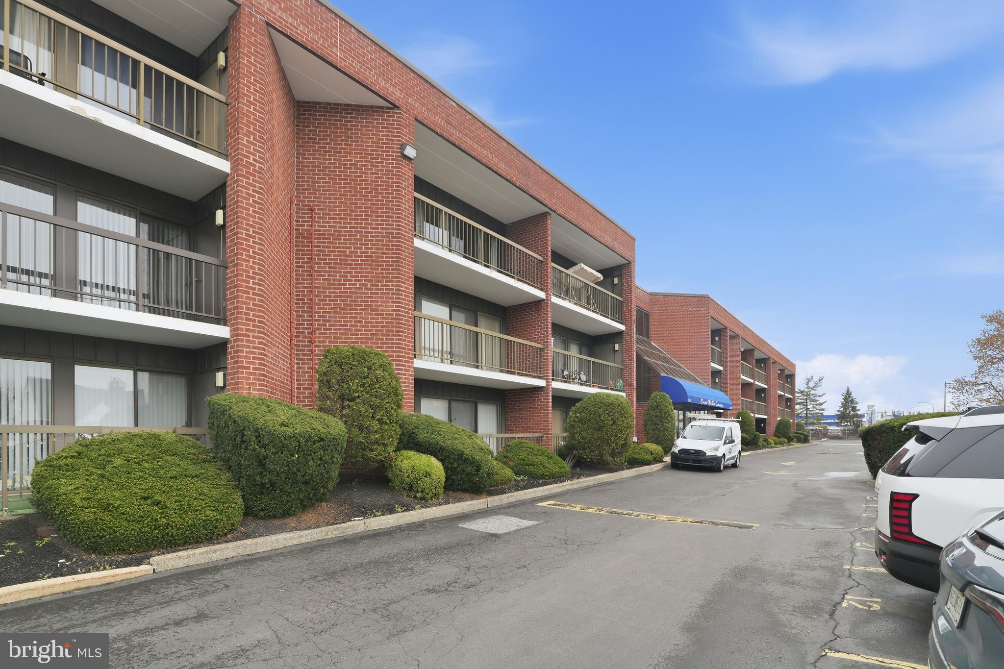 2131 Welsh Road, Unit 312 Philadelphia, PA 19115 - Photo 3 of 37