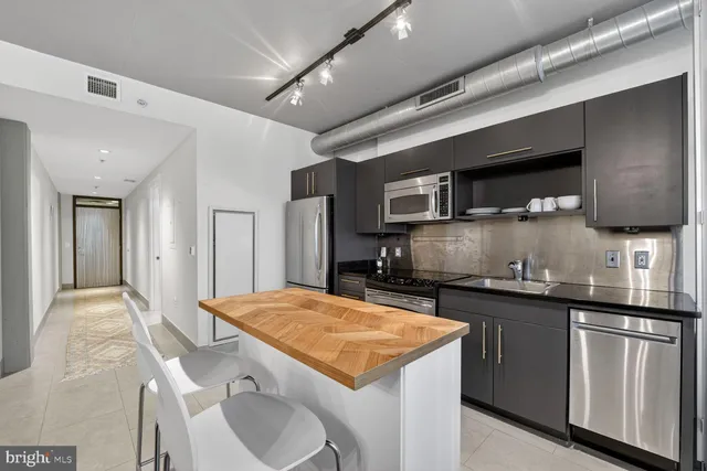 $2,395 | 1133 14th Street Northwest, Unit 803, Washington, DC 20005