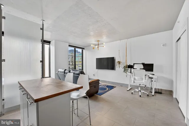 $2,395 | 1133 14th Street Northwest, Unit 803, Washington, DC 20005