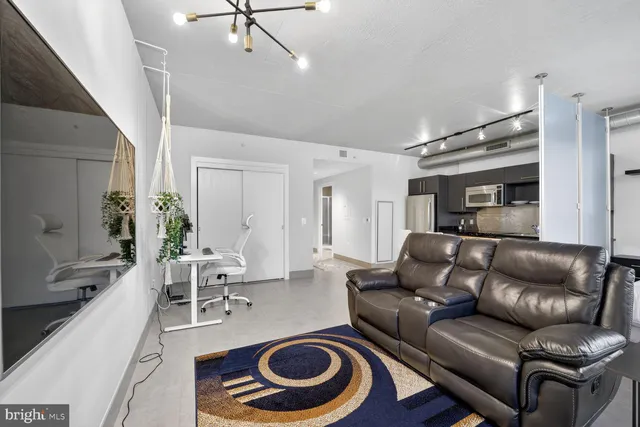 $2,395 | 1133 14th Street Northwest, Unit 803, Washington, DC 20005