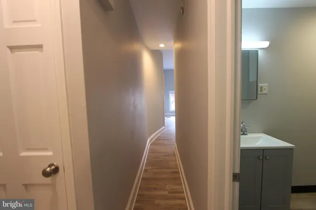 $995 | 5028 Wayne Avenue, Philadelphia, PA 19144