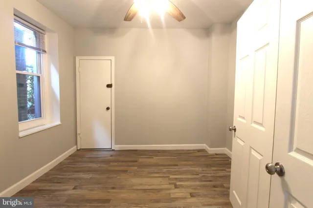 $995 | 5028 Wayne Avenue, Philadelphia, PA 19144