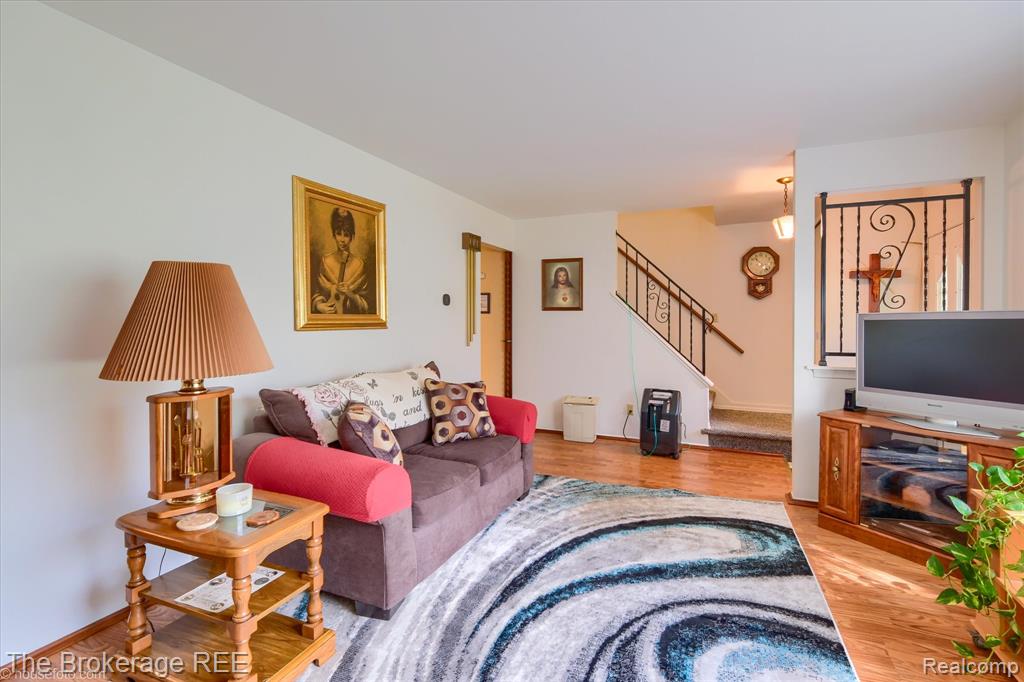 6129 Lake Road Millington, MI 48746 - Photo 8 of 47