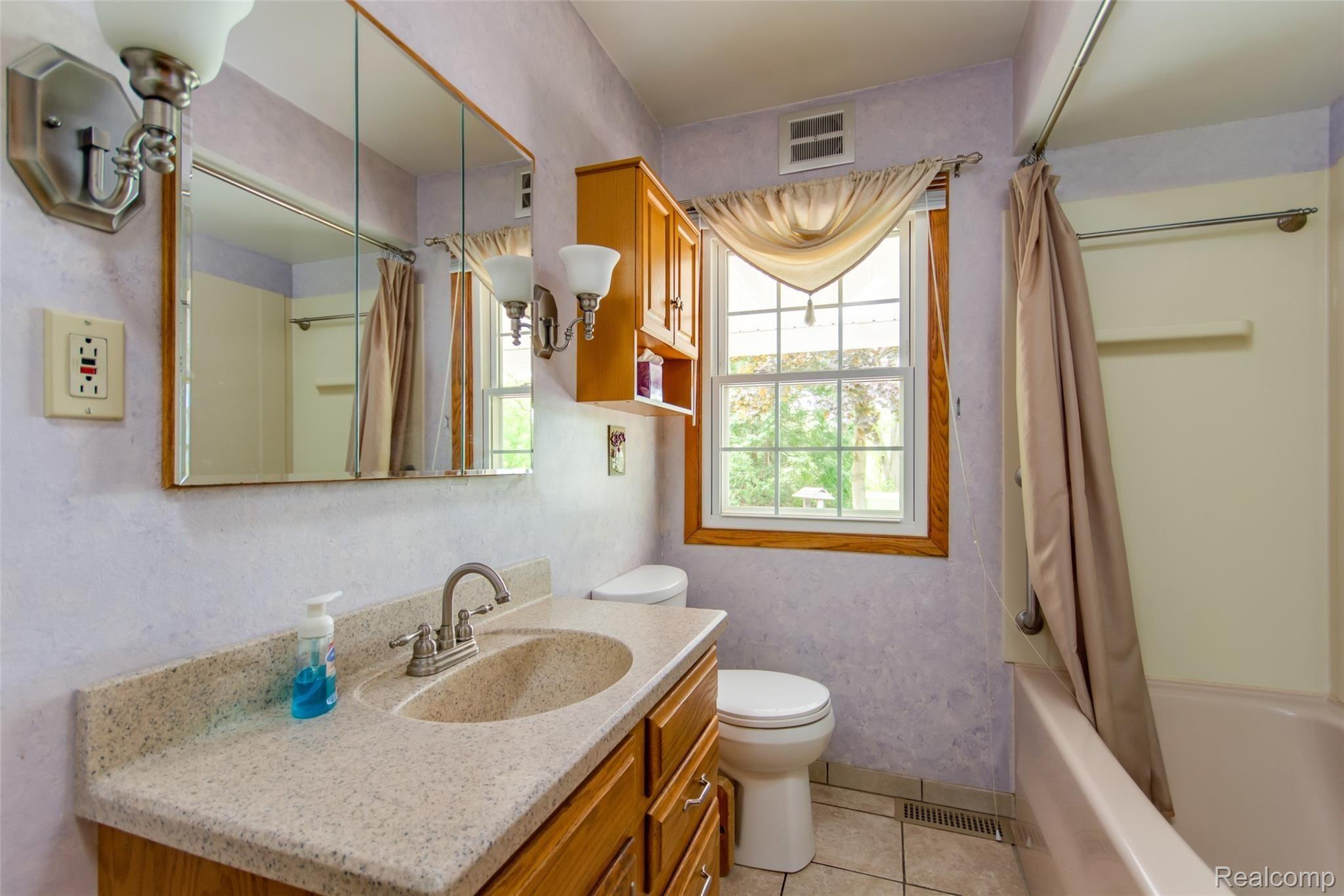 6835 Ridgewood Road Clarkston, MI 48346 - Photo 15 of 21 DSC_5908enf.jpg
