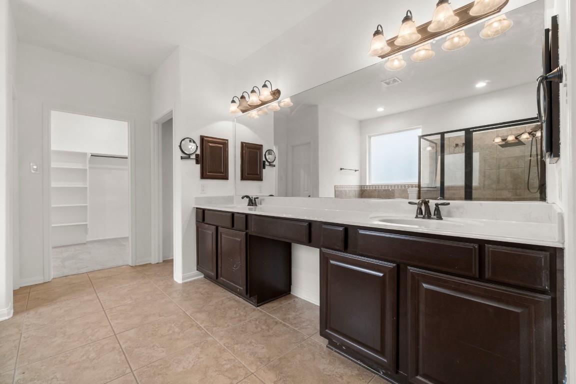 638 Spring Forest Court Conroe, TX 77302 - Photo 12 of 22