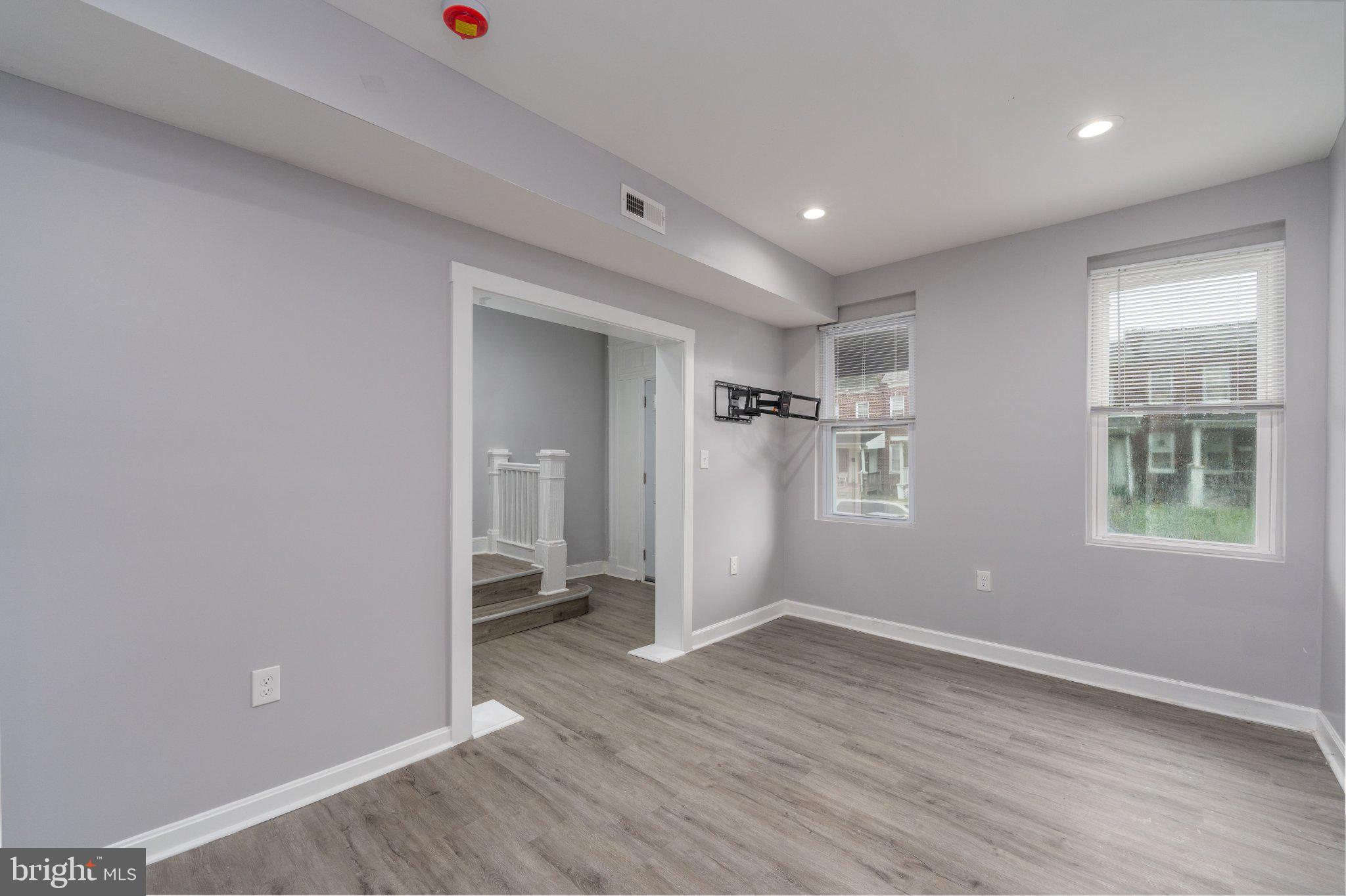 2922 Ridgewood Avenue Baltimore, MD 21215 - Photo 19 of 23 Living Room