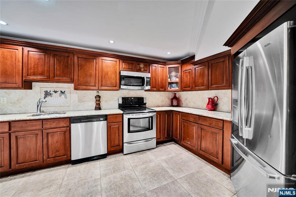 317 Rock Ridge Court Franklin Lakes, NJ 07417 - Photo 34 of 48