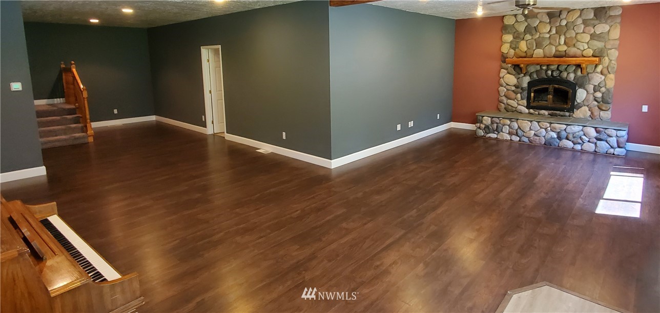 3037 Loomis Trail Road Custer, WA 98240 - Photo 11 of 36