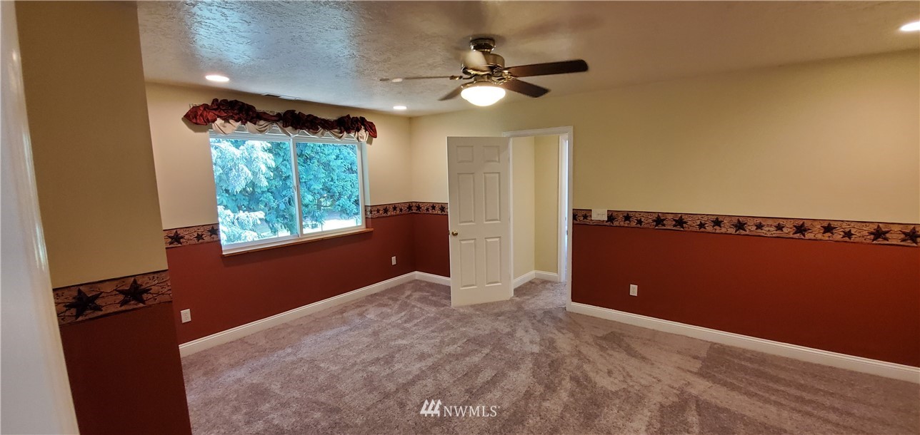 3037 Loomis Trail Road Custer, WA 98240 - Photo 21 of 36