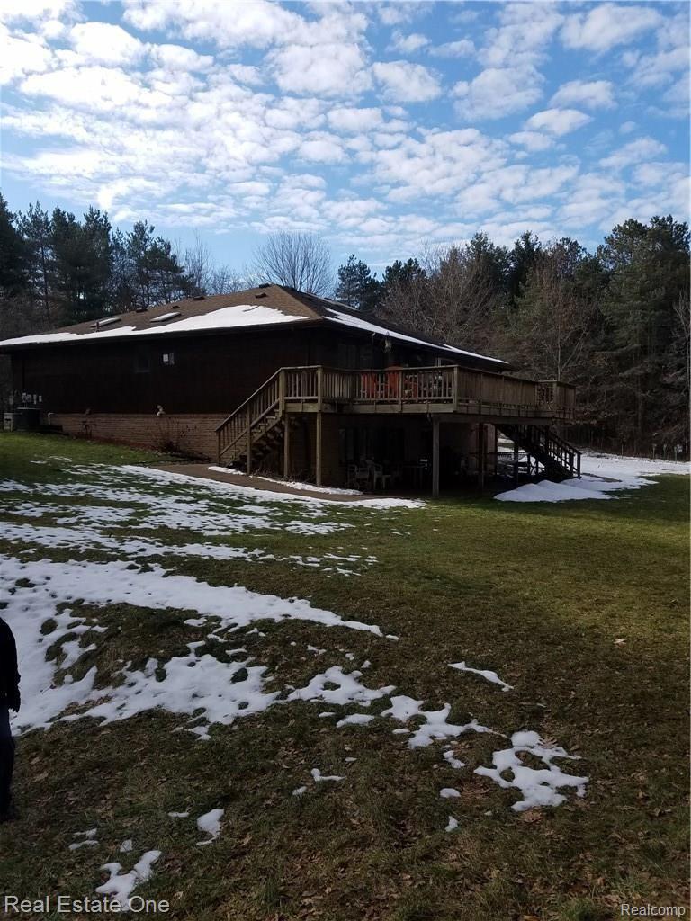 798 Hemingway Road Lake Orion, MI 48362 - Photo 4 of 37 20170102_115404.jpg