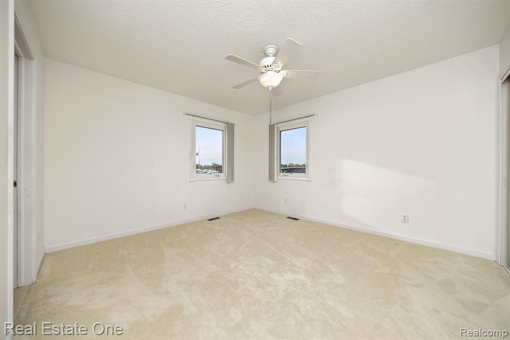 48712 Point Lakeview Street Chesterfield, MI 48047 - Photo 50 of 71