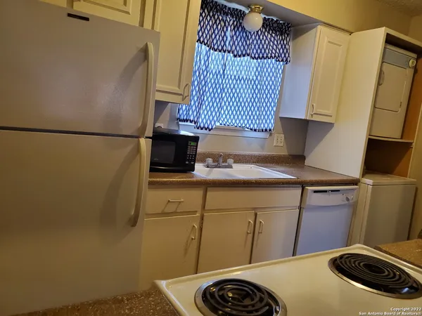 $700 | 3243 Nacogdoches Road, Unit 910, San Antonio, TX 78217