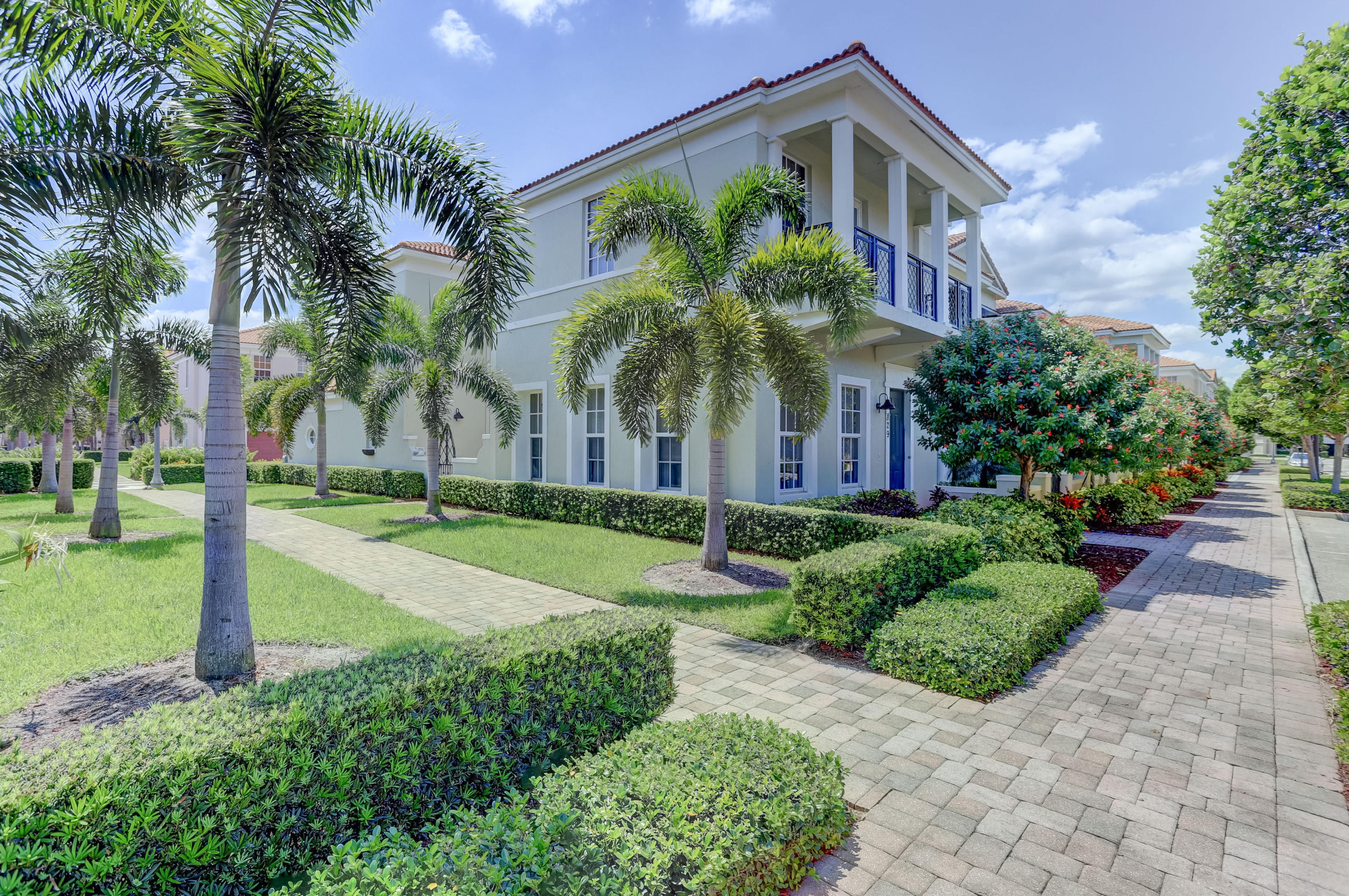 829 Northwest 82nd Place Boca Raton, FL 33487 - Photo 4 of 54 Side Exterior