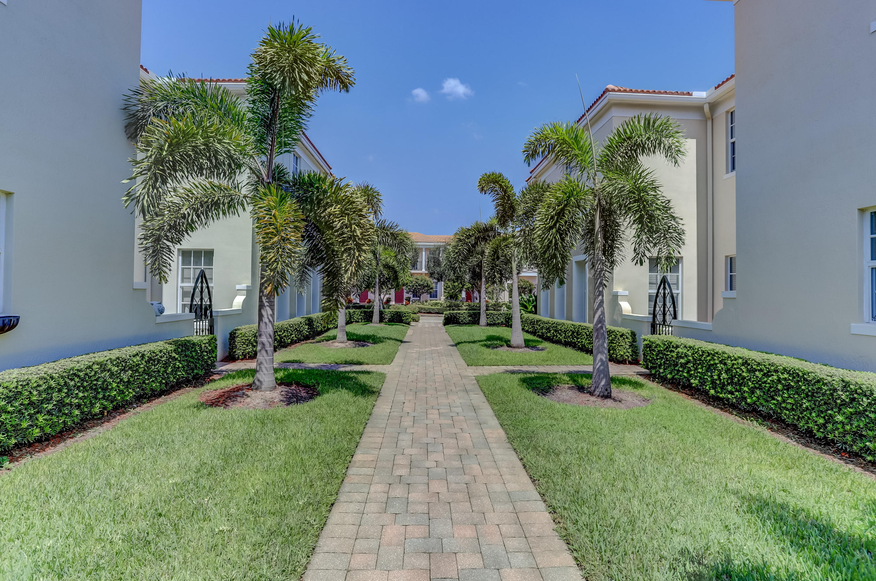 829 Northwest 82nd Place Boca Raton, FL 33487 - Photo 5 of 54 Courtyard